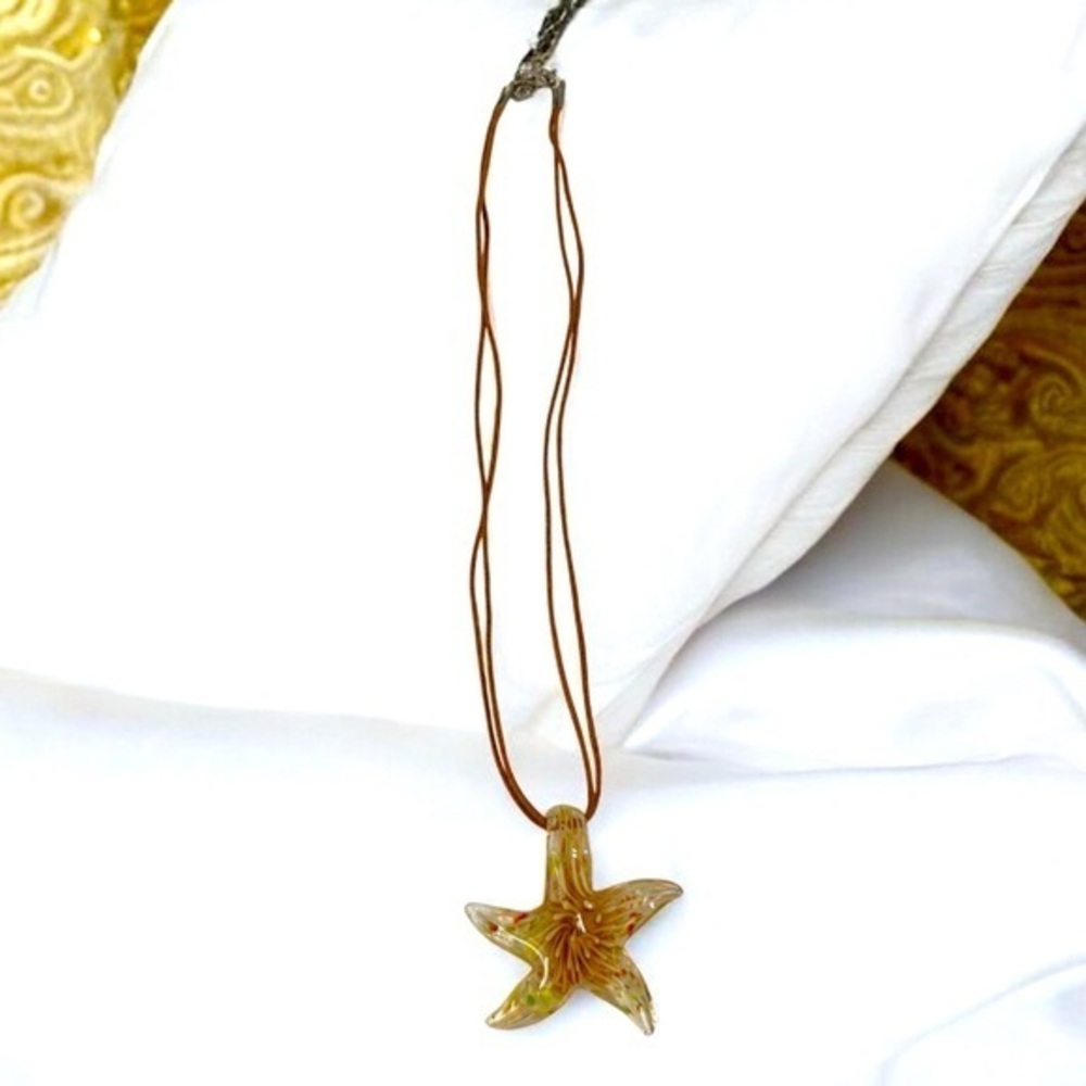 🫶🏻 Starfish Glass Pendant Necklace